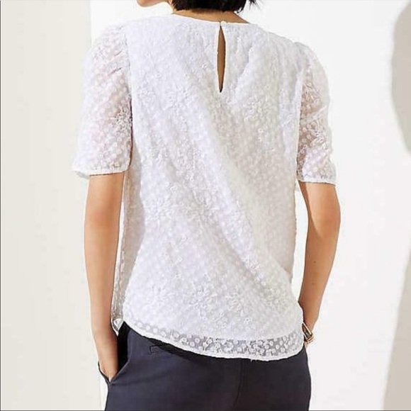 NWOT Super cute Loft blouse with puff sleeves! - Picture 3 of 10